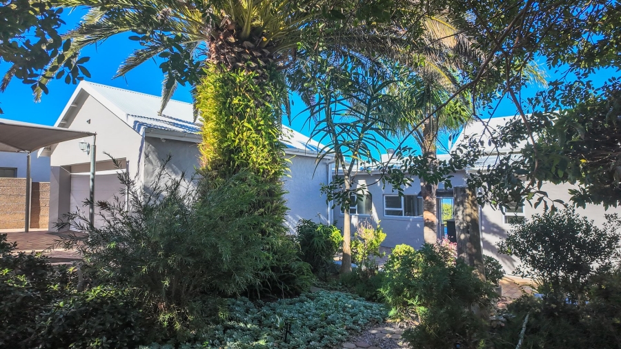 To Let 3 Bedroom Property for Rent in Dana Bay Western Cape